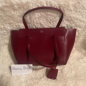 NWT Tory Burch Parker Small Tote
Imperial Garnet/ Midnight Swim Leather